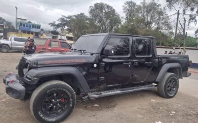 Localizan droga, arma y tolvas en vehículo vinculado a balacera en Huehuetenango