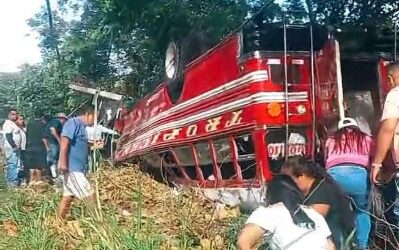 Una persona fallecida y varias heridas en accidente de tránsito protagonizado por bus