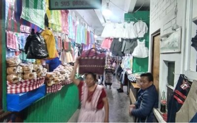 Instalan extintores en mercado La Democracia