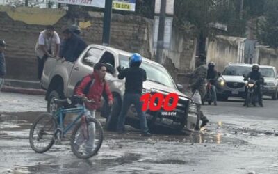 Fuga de agua en la zona 3 de Quetzaltenango