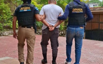 Arrestan a guardia penitenciario por colaborar con pandilleros para extorsionar