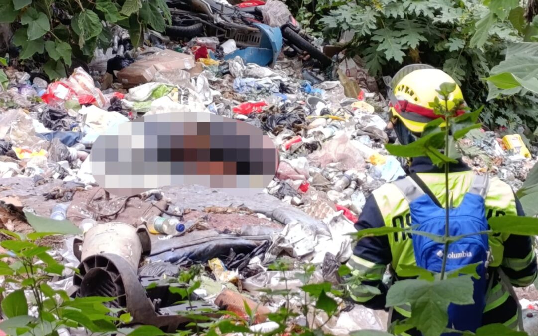 Hallan en barranco el cadáver de motorista