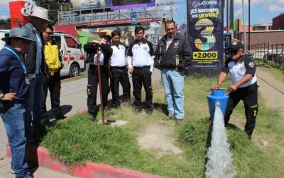 EMAX capacita a Bomberos Voluntarios sobre uso de hidrantes