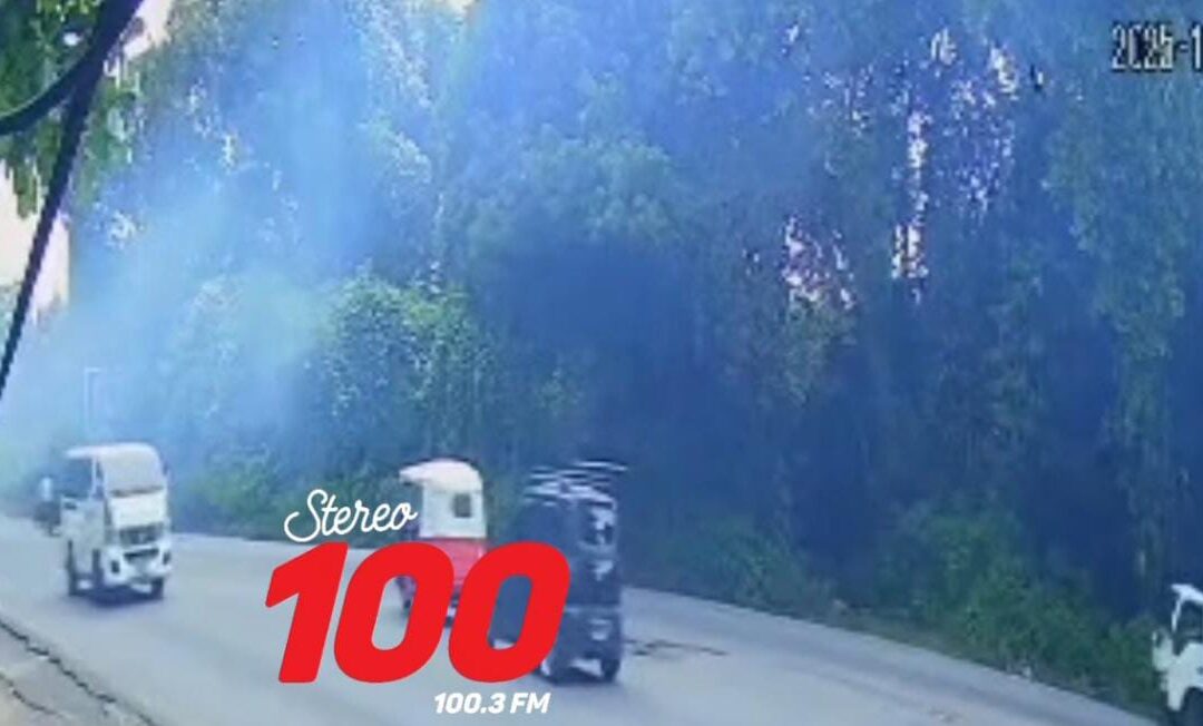 Graban choque entre mototaxi y picop en la ruta Cito Zarco