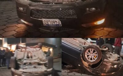 Vehículo vuelca en zona 4 de La Esperanza