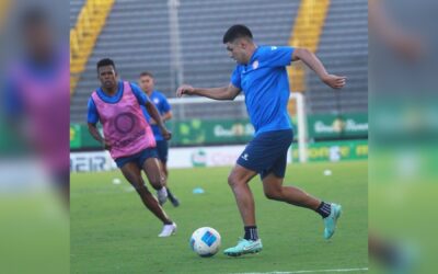 Xelajú entrena en Costa Rica