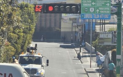 EEMQ Realiza trabajos de mantenimiento en la red eléctrica del municipio.