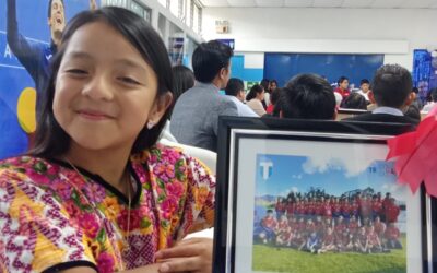Maryory Sofía Méndez Puac Recibe Homenaje por su Destacada Participación en Triatlón.