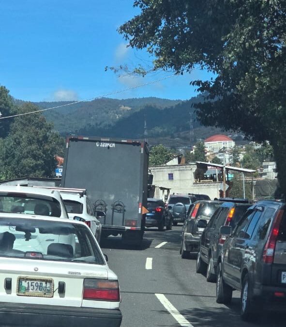 Retención de agentes de la Policía Nacional Civil y del Ejército de Guatemala en conflicto en Nahualá.