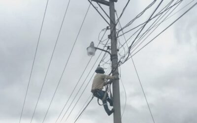 EEMQ trabaja para mejorar la iluminación en diferentes sectores de la ciudad.