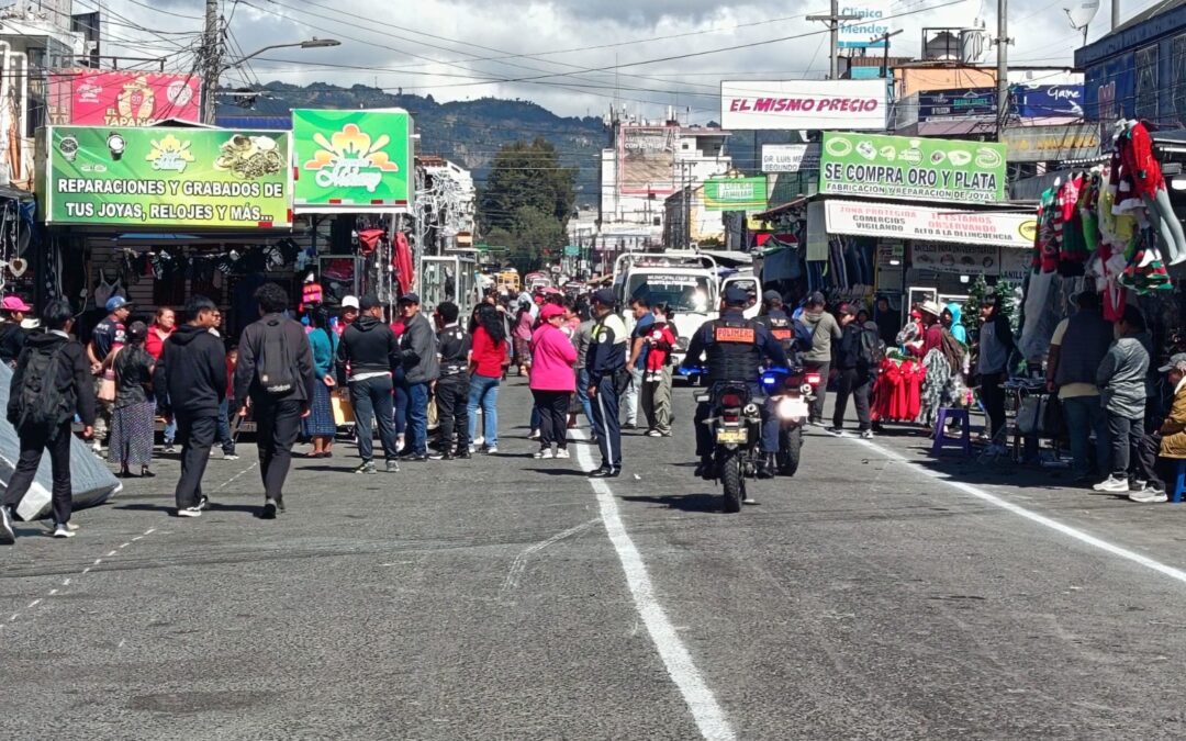 Comerciantes del Mercado La Democracia Solicitan Mayor Seguridad para Fin de Año.