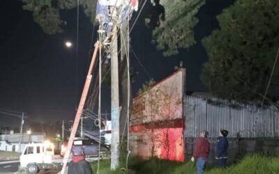 Hecho de tránsito provoca daños en red eléctrica.