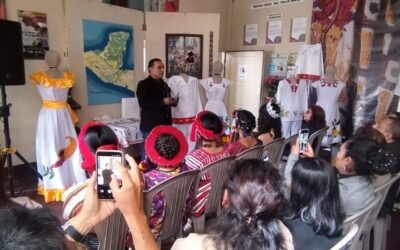 Museo Ixkik del Traje Maya recibe donación de indumentarias.