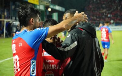 Xelajú toma ventaja mínima ante Antigua en los cuartos de final de la Liga Guate Banrural