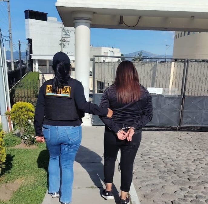 Capturan a Mujer señalada de Extorsión en Quetzaltenango.