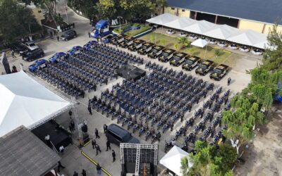 Mingob fortalece a la PNC con la entrega de 252 motocicletas y 10 radiopatrullas