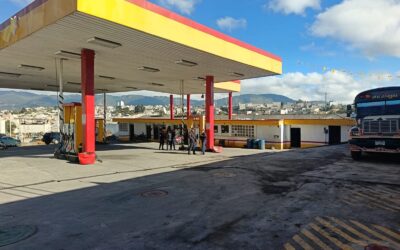 Allanamiento en estación de servicio de la zona 3 de Quetzaltenango