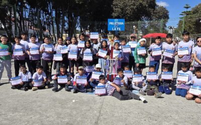 Niños concluyen ciclo deportivo 2025 de la Academia de Fútbol El Calvario en jornada de convivio y reconocimientos.