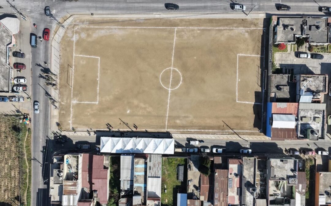 Municipalidad de Quetzaltenango inaugura mejoras en la cancha de Jardines de Xelajú.