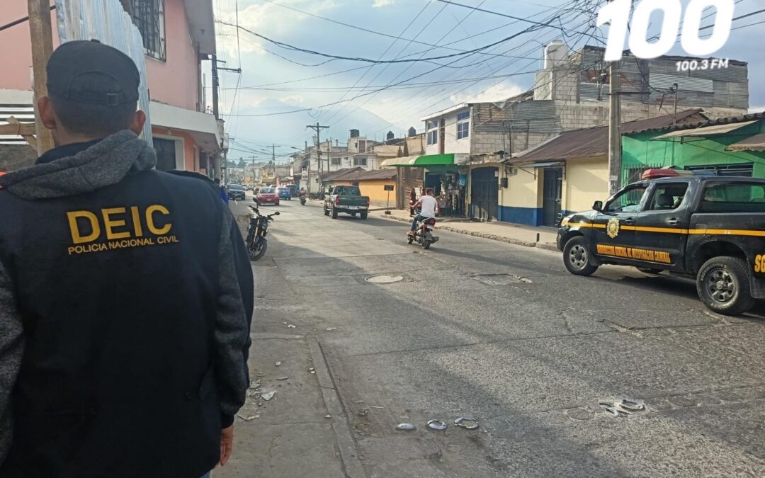 Robo a agente bancario en zona 1 de Xela queda registrado en video