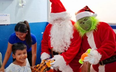 Santa Claus cumple 18 años de llevar alegría a los niños en Retalhuleu