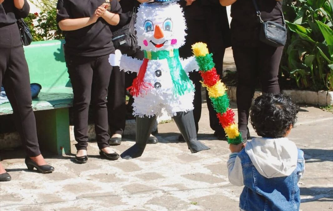Hermandad visitan asilo en Quetzaltenango
