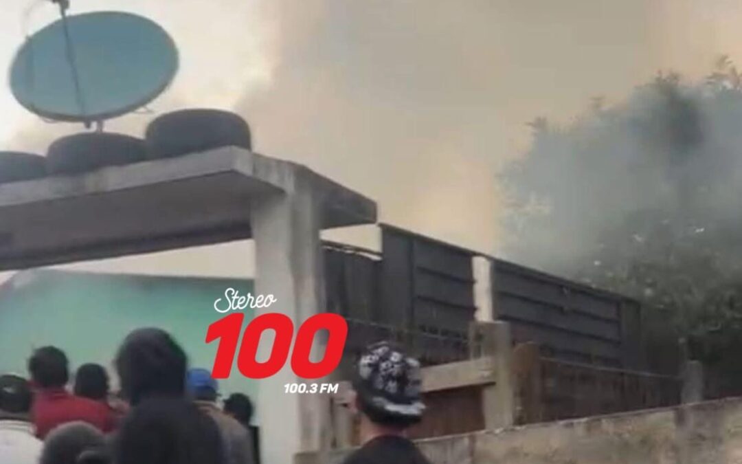 Incendio estructural consume vivienda en San Juan Ostuncalco