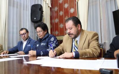 Alcalde de Quetzaltenango firma convenio para mejorar la movilidad vial en la zona 1