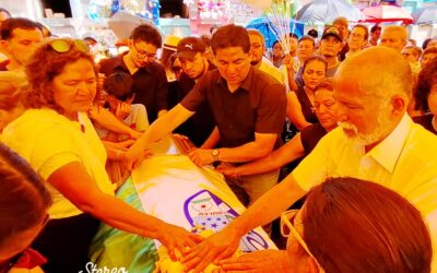 Entre lágrimas le dan el último adiós al cronista deportivo Marco Polo Villatoro.