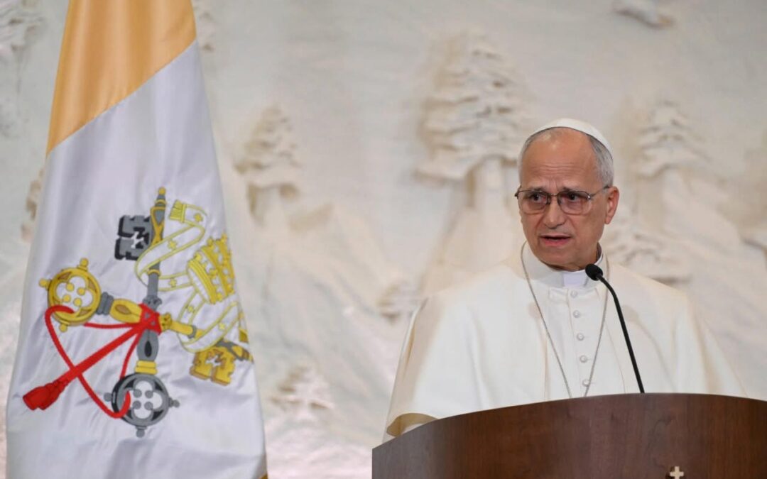 Papa León XIV pide a Donald Trump evitar acción militar en Venezuela y promover el diálogo.