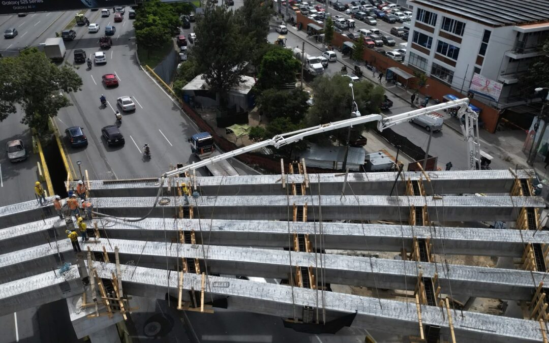 Cierres nocturnos en Calzada Roosevelt por construcción de paso a desnivel
