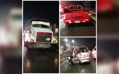 Triple colisión vehicular en la bóveda Chiquilajá