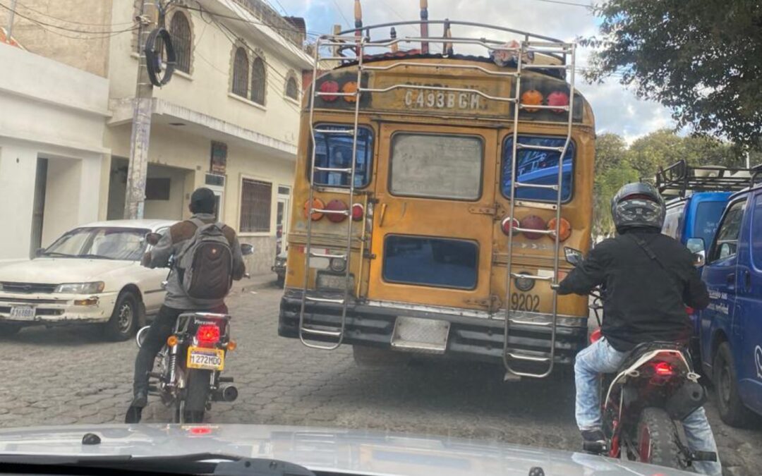 Llamado a PMTQ por maniobras peligrosas de autobuses que cubren ruta al Llano del Pinal