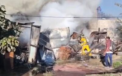 Incendio consume vivienda en la zona 3 de Quetzaltenango