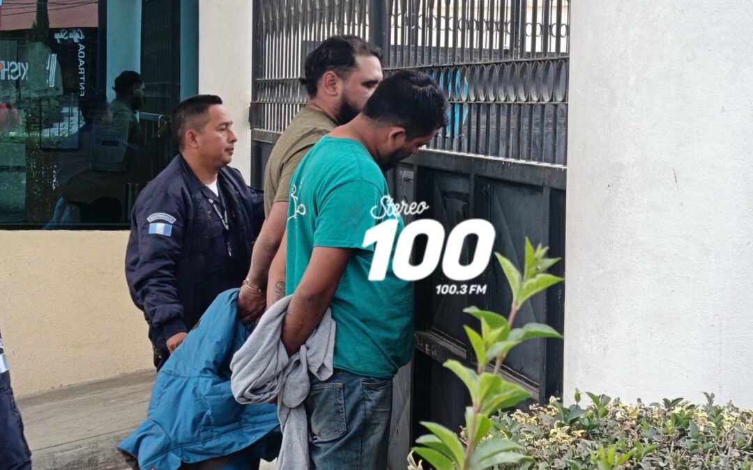 Capturan en Zunil a dos hombres señalados de asalto armado a camión con víveres