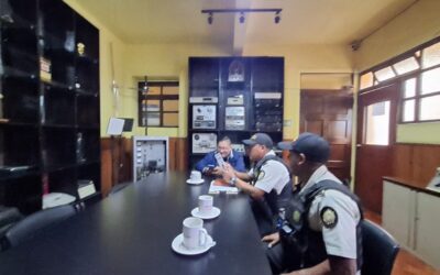 PNC fortalece coordinación con Stereo 100 para prevención del delito en Quetzaltenango