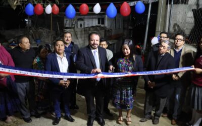 Inauguran proyecto de mejoramiento de red eléctrica y alumbrado público en Chichigüitán
