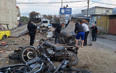 PNC realiza jornada de limpieza y ordenamiento en la zona 10 de Quetzaltenango