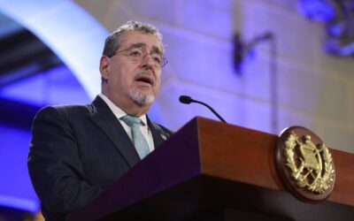 Arévalo acusa al MP de proteger a responsables de asesinatos de policías