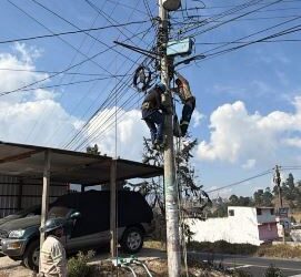 Colocan 14 lámparas en Chichigüitán