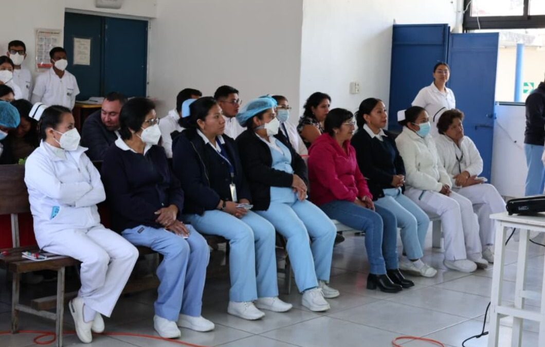 Capacitan a personal de hospital en medidas de bioseguridad