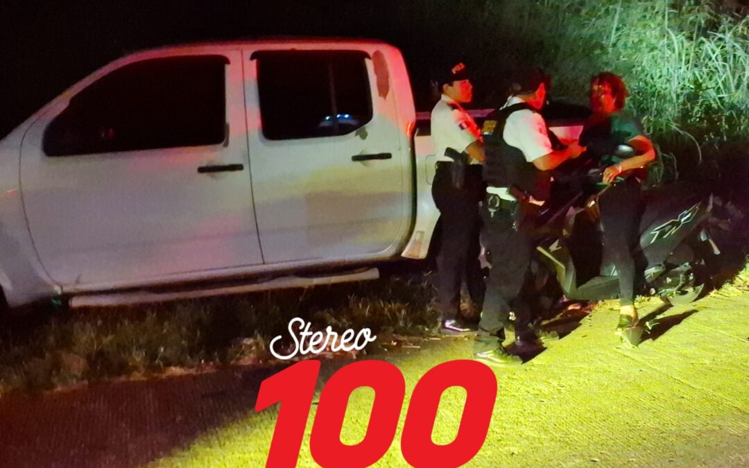 Mujer, quien iba ebria, colisiona contra picop en Retalhuleu