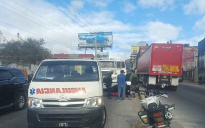 Motorista herido tras accidente en la Cuesta Blanca de Quetzaltenango