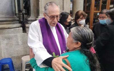 Celebran 50 años de sacerdocio de monseñor Carlos Enrique Yarsebski Guerra