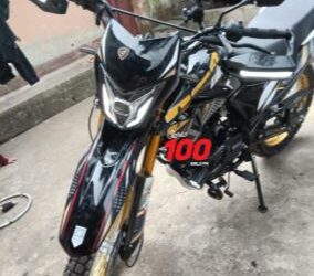 Denuncian el robo de una motocicleta y dinero