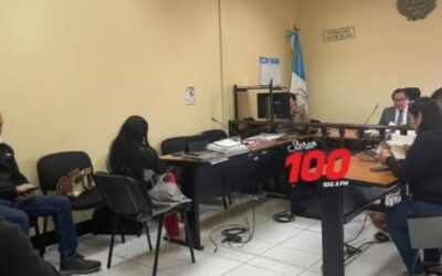 Acepta cargos mujer acusada de hacerse pasar por agente del MP en Quetzaltenango