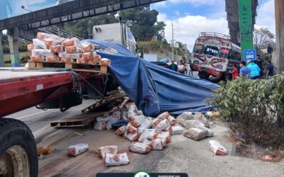 Accidente de tránsito entre bus colectivo y vehículo pesado deja varios heridos en la ruta Interamericana