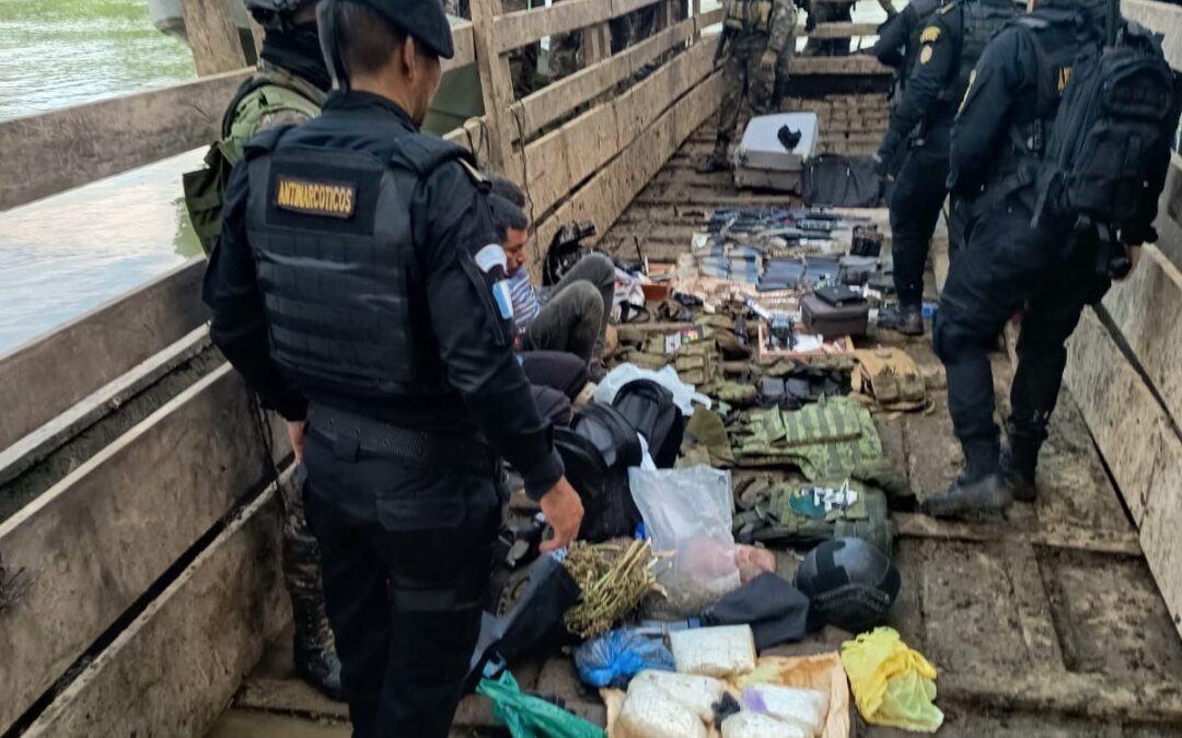 PNC decomisa arsenal, granadas antitanque y fusiles de alto poder.