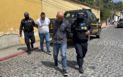 Capturados por intentar gestionar préstamo con DPI de otras personas en San Lucas Sacatepéquez