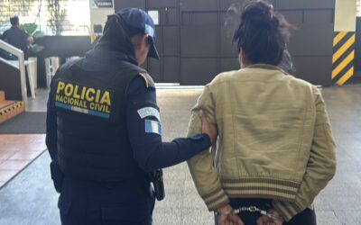 Capturan a presunta integrante de la mara 18 con cinco órdenes de captura por extorsión